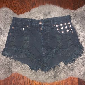 😸 Black Studded Shorts 😸
